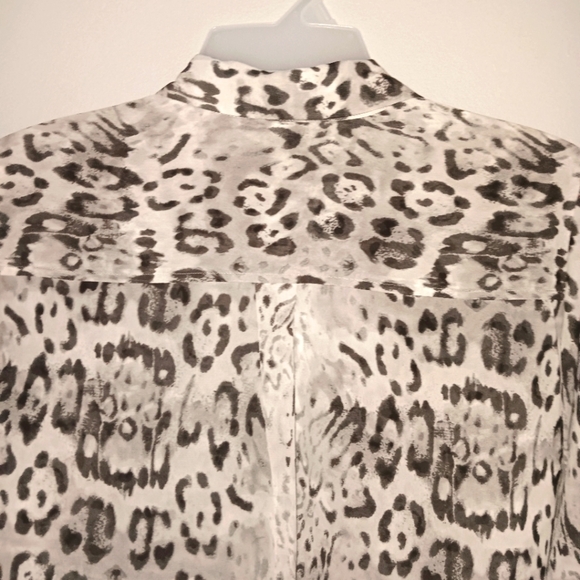 Lane Bryant women's blouse animal prints size 26/28 gray and black sheer button - Picture 2 of 5
